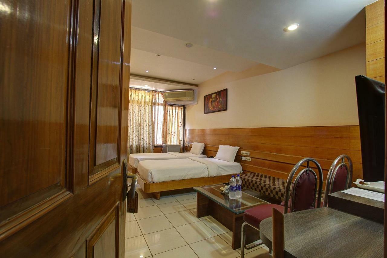 Hotel Rajsangam International Badami Extérieur photo