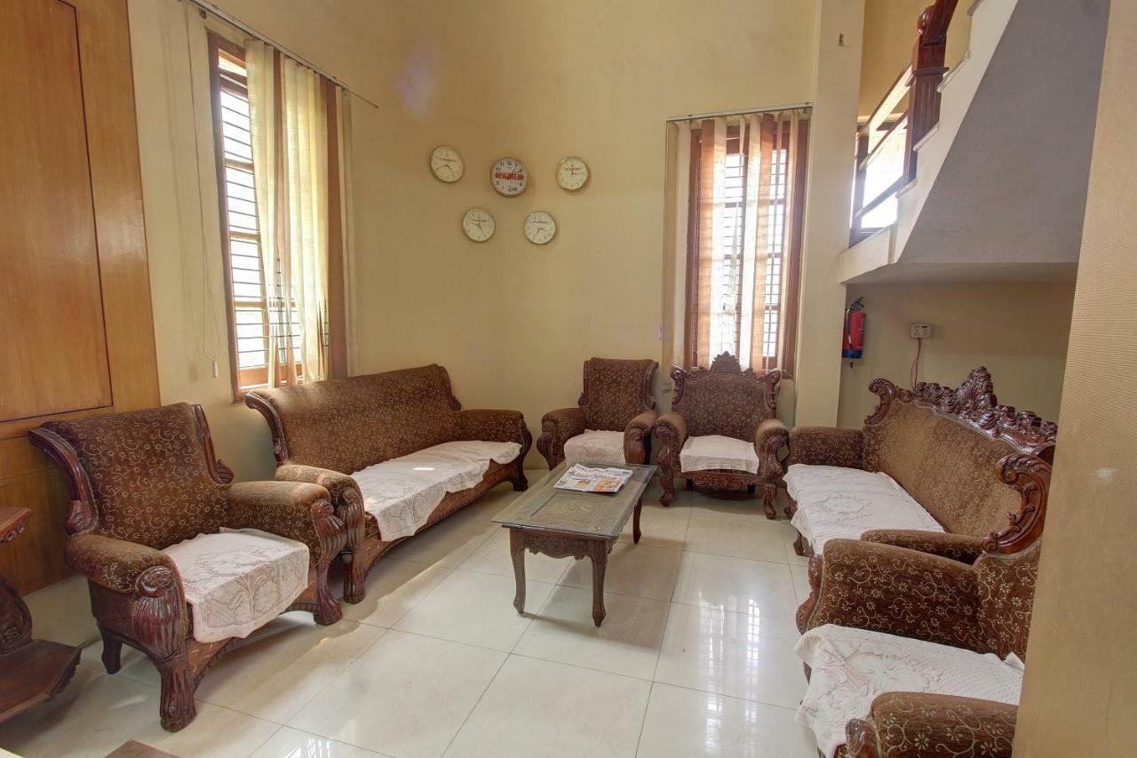 Hotel Rajsangam International Badami Extérieur photo