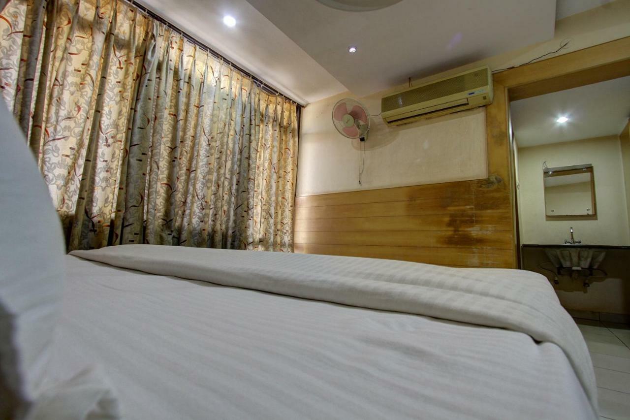 Hotel Rajsangam International Badami Extérieur photo
