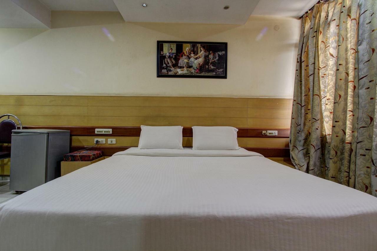 Hotel Rajsangam International Badami Extérieur photo